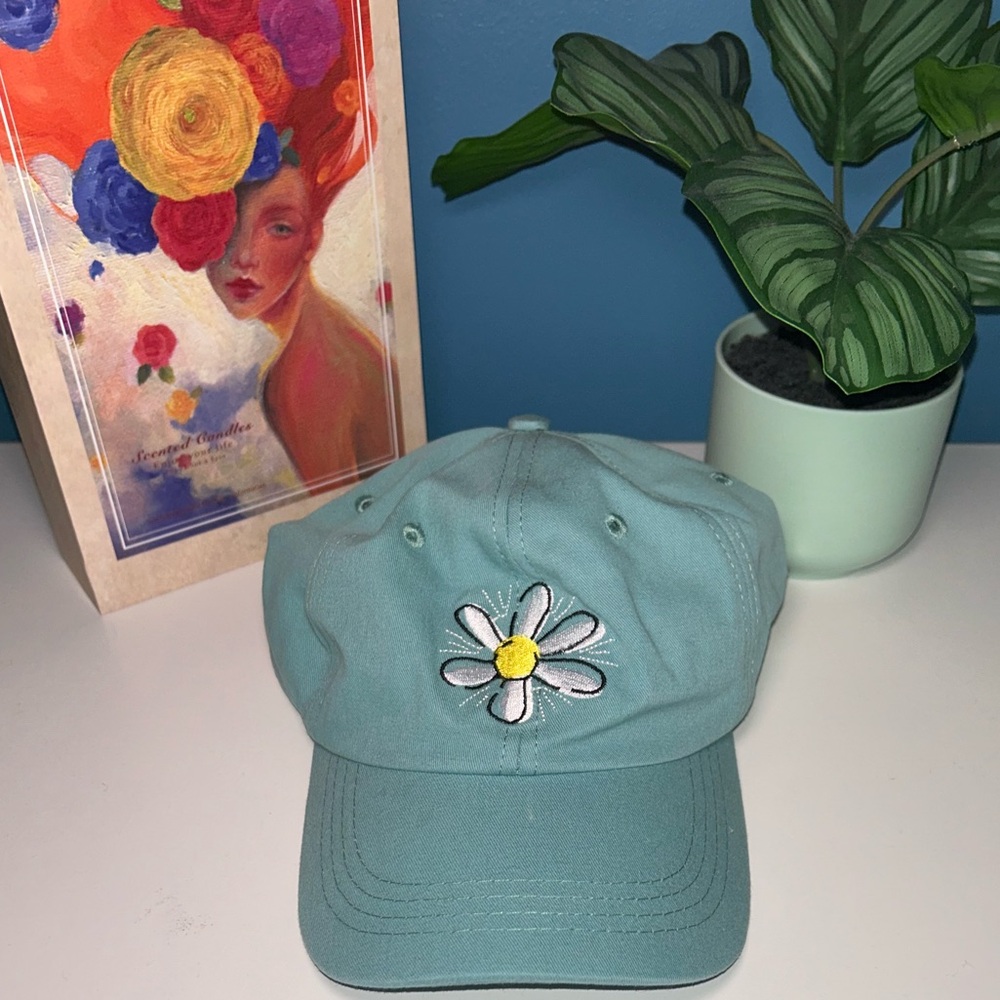 WOMENS TEAL CAP WITH DAISY EMBROIDERY